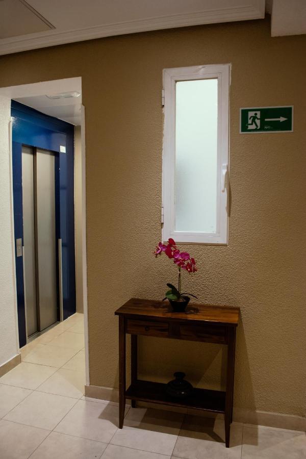 Hostal Artico 马德里 外观 照片